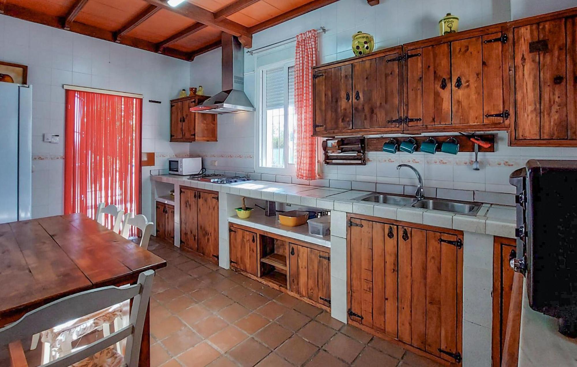 Awesome Home In Montilla With Kitchen Bagian luar foto